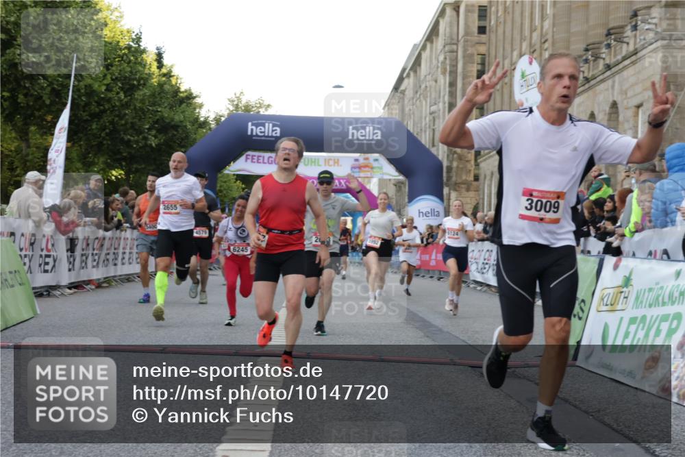 06.09.2026 - CURREX Alsterlauf Yannick Fuchs http://msf.ph/oto/10147720 06.09.2026 09:48:58 Ziel 2067, 2655, 2693, 3009, 3074, 4579, 4785, 5034, 5280, 5400, 5410, 5929, 5992, 6041, 6124, 6236, 6245 meine-sportfotos.de