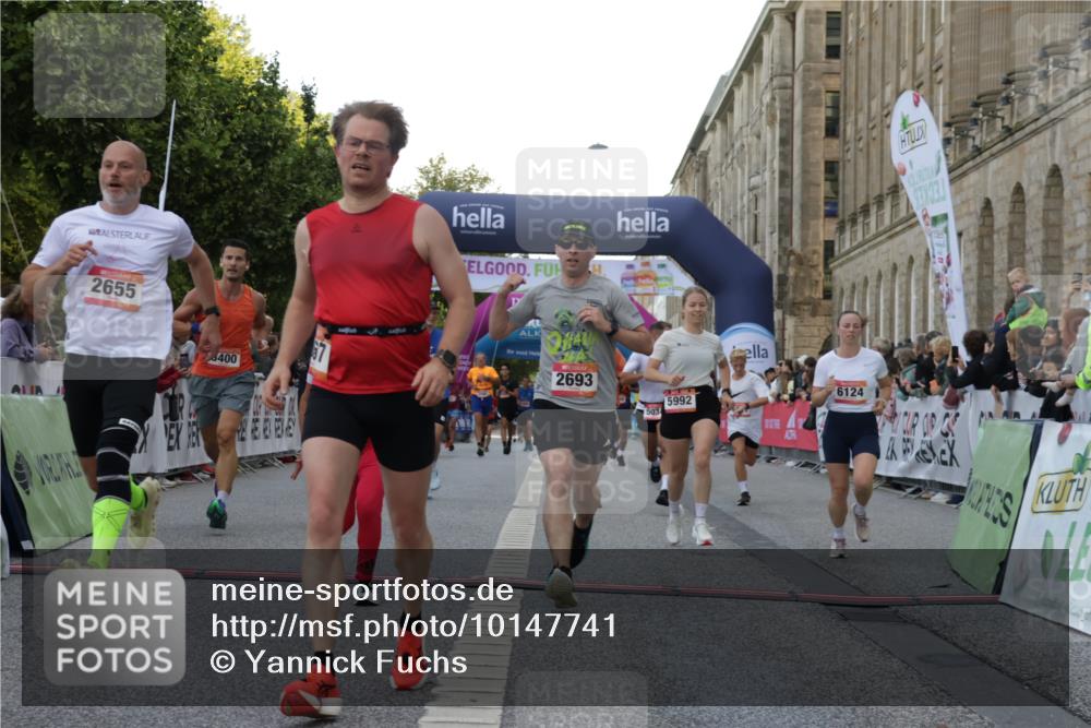 06.09.2026 - CURREX Alsterlauf Yannick Fuchs http://msf.ph/oto/10147741 06.09.2026 09:48:59 Ziel 2067, 2655, 2693, 3009, 3074, 3533, 4579, 4785, 5034, 5378, 5400, 5929, 5992, 6041, 6124, 6236, 6245 meine-sportfotos.de