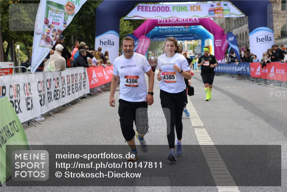 06.09.2026 - CURREX Alsterlauf Strokosch-Dieckow http://msf.ph/oto/10147811 06.09.2026 10:26:22 Ziel 4168, 4170, 4385, 4386, 5944 meine-sportfotos.de