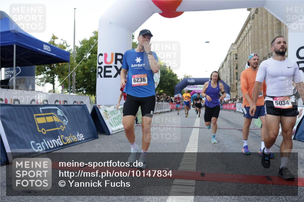 06.09.2026 - CURREX Alsterlauf Yannick Fuchs http://msf.ph/oto/10147834 06.09.2026 09:49:04 Ziel 2067, 2655, 2693, 3009, 3533, 3880, 4037, 4579, 4785, 5034, 5068, 5251, 5378, 5400, 5992, 6041, 6124, 6236, 6245, 6380, 8106 meine-sportfotos.de