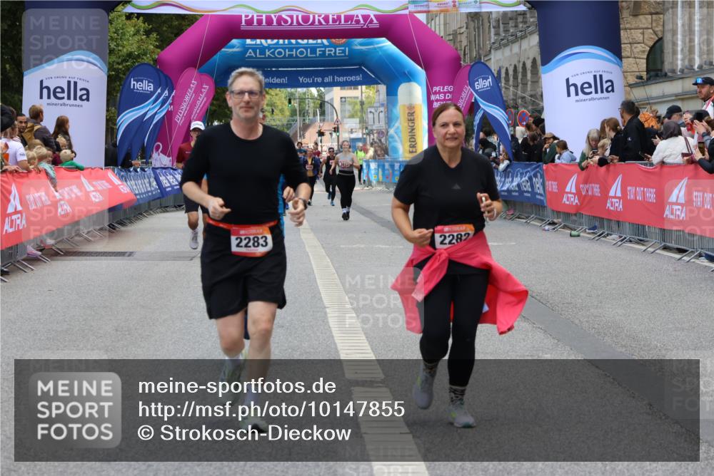 06.09.2026 - CURREX Alsterlauf Strokosch-Dieckow http://msf.ph/oto/10147855 06.09.2026 10:26:32 Ziel 2282, 2283, 3653, 3784, 4168 meine-sportfotos.de