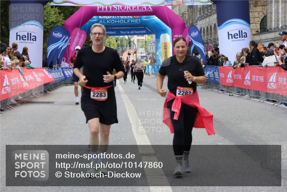06.09.2026 - CURREX Alsterlauf Strokosch-Dieckow http://msf.ph/oto/10147860 06.09.2026 10:26:32 Ziel 2282, 2283, 3653, 3784, 4168 meine-sportfotos.de