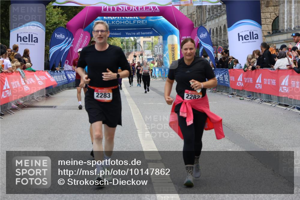 06.09.2026 - CURREX Alsterlauf Strokosch-Dieckow http://msf.ph/oto/10147862 06.09.2026 10:26:32 Ziel 2282, 2283, 3653, 3784, 4168 meine-sportfotos.de