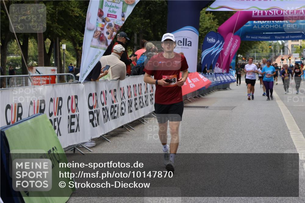 06.09.2026 - CURREX Alsterlauf Strokosch-Dieckow http://msf.ph/oto/10147870 06.09.2026 10:26:39 Ziel 2282, 2283, 3784, 5058 meine-sportfotos.de