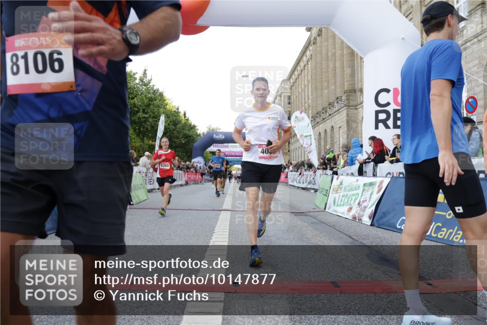 06.09.2026 - CURREX Alsterlauf Yannick Fuchs http://msf.ph/oto/10147877 06.09.2026 09:49:08 Ziel 3533, 3880, 3898, 4037, 4579, 4785, 5034, 5068, 5251, 5378, 5448, 5924, 6041, 6236, 6380, 8106 meine-sportfotos.de