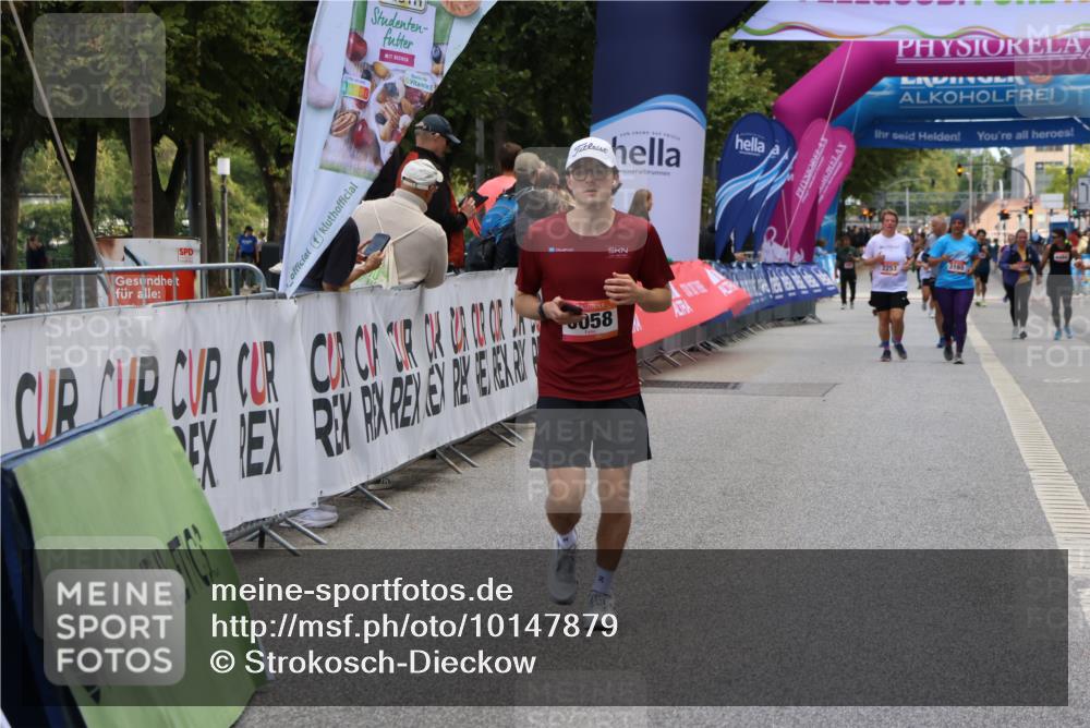 06.09.2026 - CURREX Alsterlauf Strokosch-Dieckow http://msf.ph/oto/10147879 06.09.2026 10:26:39 Ziel 2282, 2283, 3784, 5058 meine-sportfotos.de