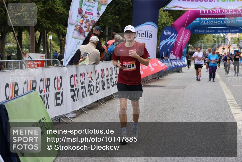 06.09.2026 - CURREX Alsterlauf Strokosch-Dieckow http://msf.ph/oto/10147885 06.09.2026 10:26:39 Ziel 2282, 2283, 3784, 5058 meine-sportfotos.de