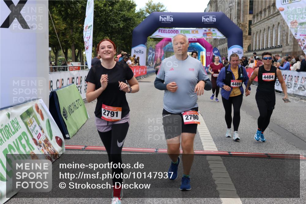 06.09.2026 - CURREX Alsterlauf Strokosch-Dieckow http://msf.ph/oto/10147937 06.09.2026 10:26:58 Ziel 2253, 2790, 2791, 3165, 4484, 4489, 5155, 5156 meine-sportfotos.de