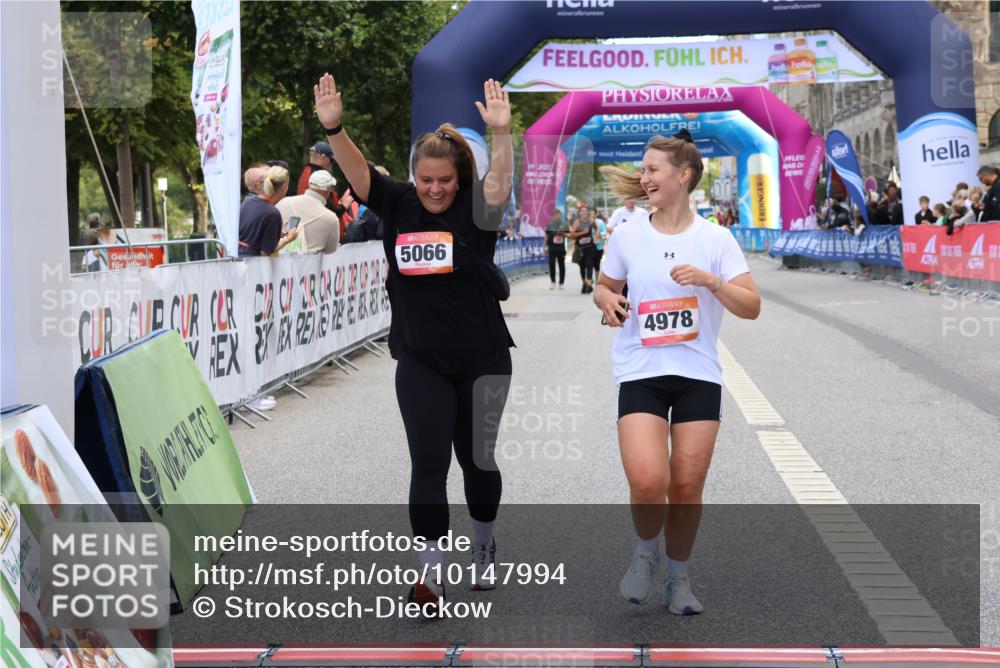 06.09.2026 - CURREX Alsterlauf Strokosch-Dieckow http://msf.ph/oto/10147994 06.09.2026 10:27:05 Ziel 4484, 4489, 4978, 5066, 5155, 5156 meine-sportfotos.de