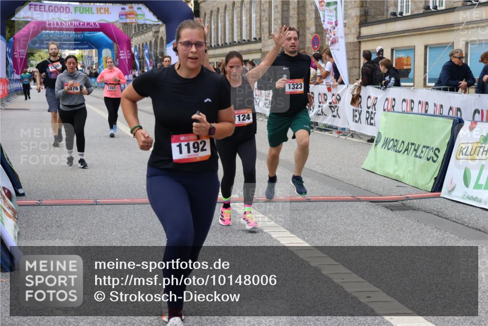 06.09.2026 - CURREX Alsterlauf Strokosch-Dieckow http://msf.ph/oto/10148006 06.09.2026 11:59:53 Ziel 1076, 1098, 1120, 1124, 1192, 1205, 1206, 1223, 1247, 1275, 1323, 1340, 8139 meine-sportfotos.de