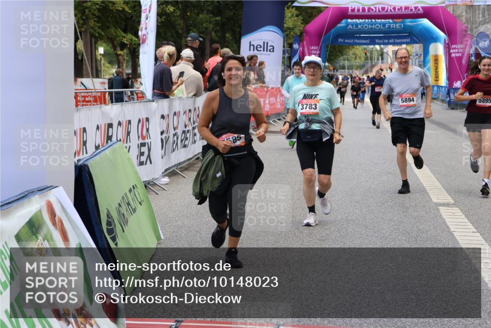 06.09.2026 - CURREX Alsterlauf Strokosch-Dieckow http://msf.ph/oto/10148023 06.09.2026 10:27:17 Ziel 2052, 3783, 5894, 5895 meine-sportfotos.de