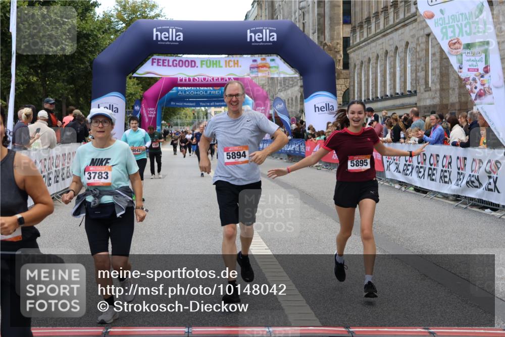 06.09.2026 - CURREX Alsterlauf Strokosch-Dieckow http://msf.ph/oto/10148042 06.09.2026 10:27:19 Ziel 2052, 3783, 5894, 5895 meine-sportfotos.de