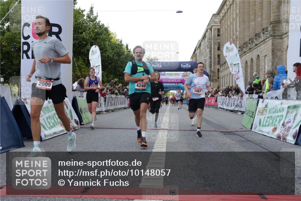 06.09.2026 - CURREX Alsterlauf Yannick Fuchs http://msf.ph/oto/10148057 06.09.2026 09:49:16 Ziel 2009, 2216, 3383, 3845, 3898, 4249, 5331, 5448, 5667, 5924, 6173, 6380, 6415, 8065 meine-sportfotos.de