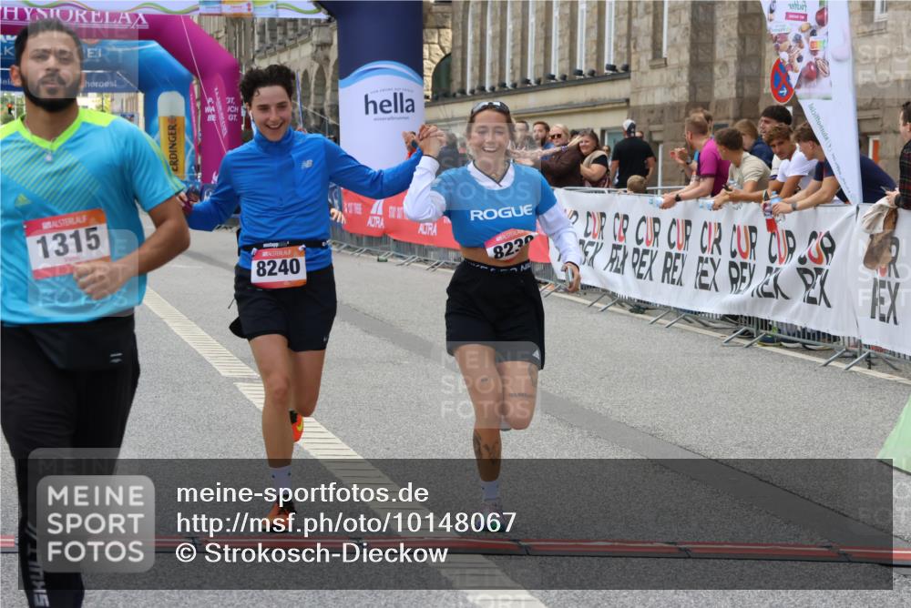 06.09.2026 - CURREX Alsterlauf Strokosch-Dieckow http://msf.ph/oto/10148067 06.09.2026 12:00:09 Ziel 1104, 1276, 1289, 1315, 1322, 8239, 8240 meine-sportfotos.de