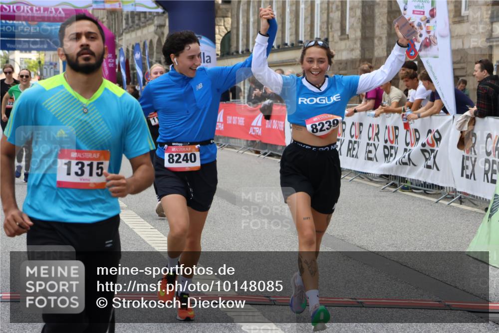06.09.2026 - CURREX Alsterlauf Strokosch-Dieckow http://msf.ph/oto/10148085 06.09.2026 12:00:10 Ziel 1104, 1276, 1289, 1315, 1322, 8239, 8240 meine-sportfotos.de