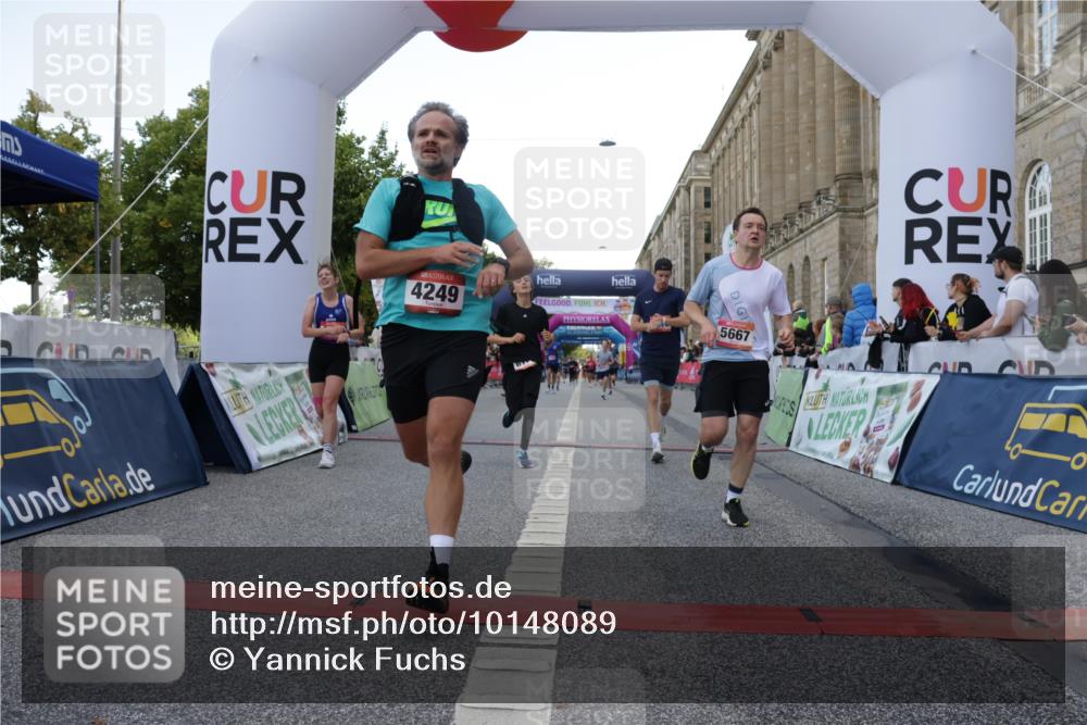 06.09.2026 - CURREX Alsterlauf Yannick Fuchs http://msf.ph/oto/10148089 06.09.2026 09:49:17 Ziel 1045, 2009, 2216, 3383, 3845, 3898, 3940, 4249, 5331, 5448, 5667, 5784, 5924, 6173, 6415, 8065 meine-sportfotos.de