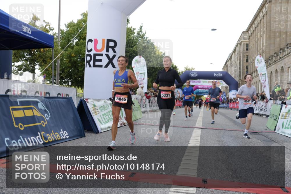 06.09.2026 - CURREX Alsterlauf Yannick Fuchs http://msf.ph/oto/10148174 06.09.2026 09:49:20 Ziel 1045, 2009, 2216, 3383, 3845, 3940, 4249, 4722, 4999, 5331, 5667, 5784, 5924, 6173, 6415, 8065 meine-sportfotos.de