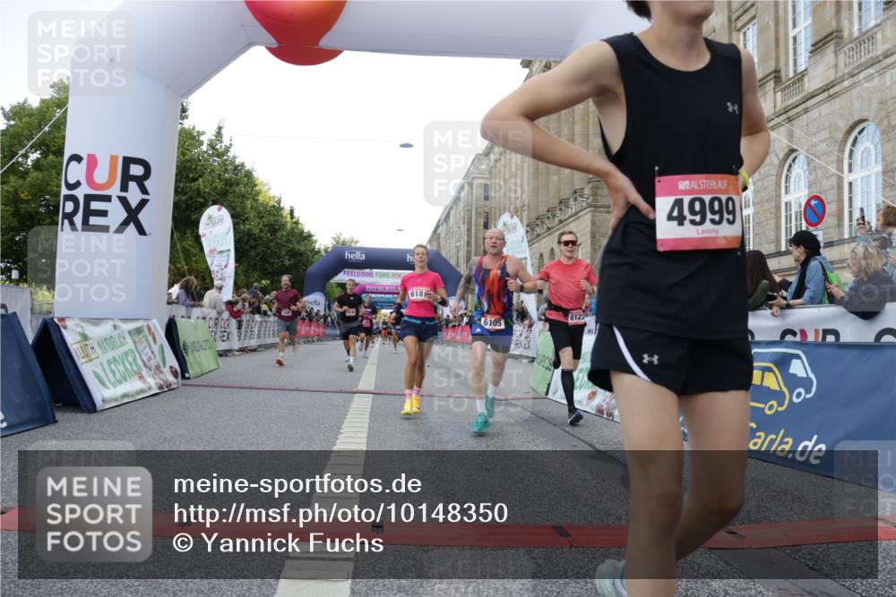 06.09.2026 - CURREX Alsterlauf Yannick Fuchs http://msf.ph/oto/10148350 06.09.2026 09:49:27 Ziel 1045, 2112, 2812, 3033, 3246, 3383, 3940, 4722, 4999, 5331, 5605, 5760, 5784, 6105, 6123, 6181, 6240, 8065 meine-sportfotos.de