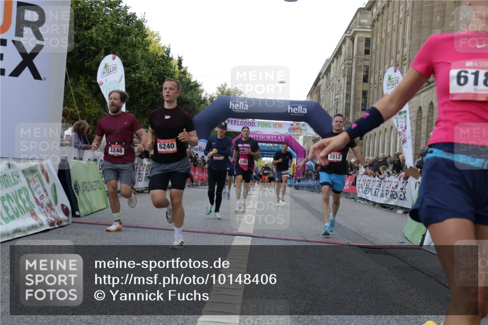 06.09.2026 - CURREX Alsterlauf Yannick Fuchs http://msf.ph/oto/10148406 06.09.2026 09:49:28 Ziel 1045, 2112, 2812, 3033, 3246, 3383, 3940, 4722, 4999, 5605, 5760, 5784, 6105, 6123, 6181, 6240 meine-sportfotos.de