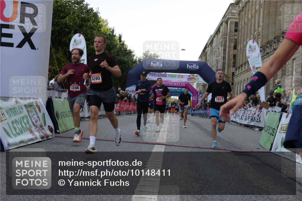 06.09.2026 - CURREX Alsterlauf Yannick Fuchs http://msf.ph/oto/10148411 06.09.2026 09:49:29 Ziel 1045, 2112, 2812, 3033, 3246, 3940, 4722, 4896, 4999, 5605, 5760, 5784, 6105, 6123, 6181, 6240 meine-sportfotos.de