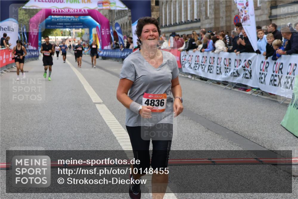 06.09.2026 - CURREX Alsterlauf Strokosch-Dieckow http://msf.ph/oto/10148455 06.09.2026 10:29:06 Ziel 4554, 4555, 4836 meine-sportfotos.de