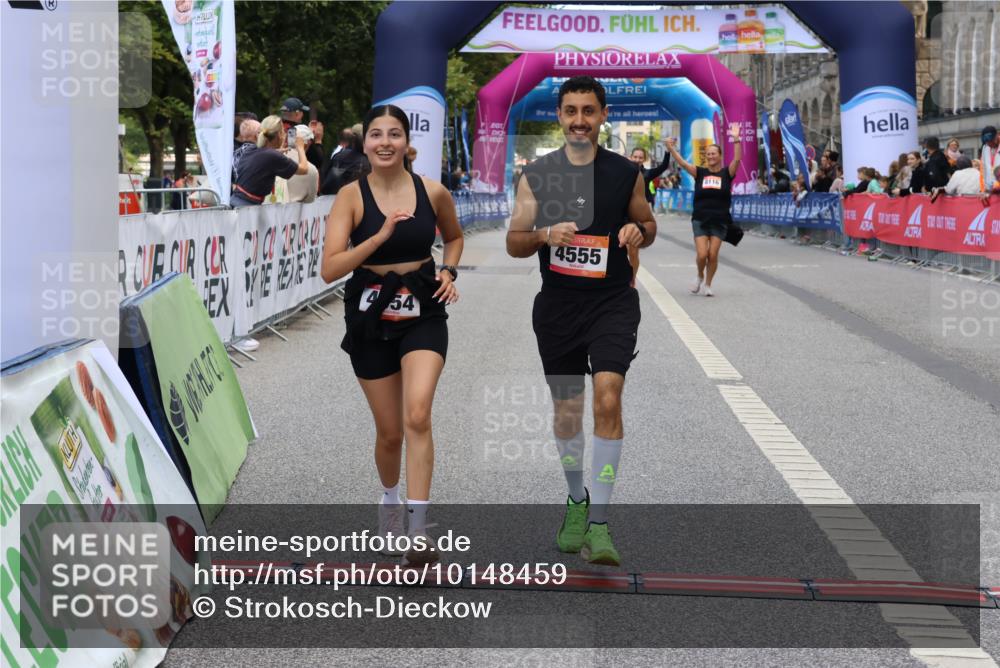 06.09.2026 - CURREX Alsterlauf Strokosch-Dieckow http://msf.ph/oto/10148459 06.09.2026 10:29:12 Ziel 4554, 4555 meine-sportfotos.de