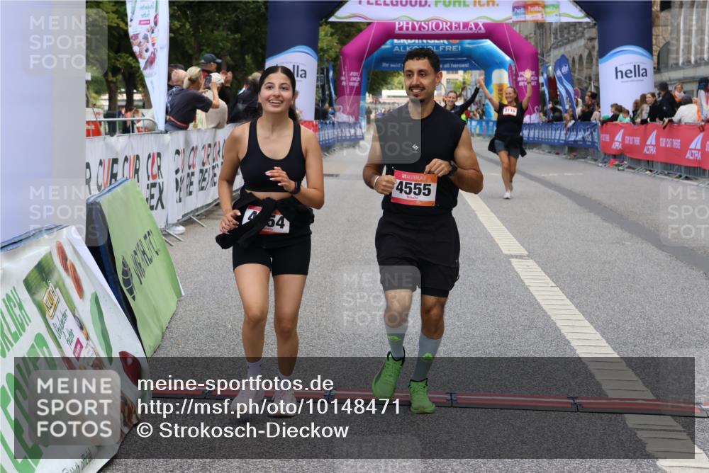 06.09.2026 - CURREX Alsterlauf Strokosch-Dieckow http://msf.ph/oto/10148471 06.09.2026 10:29:12 Ziel 4554, 4555 meine-sportfotos.de
