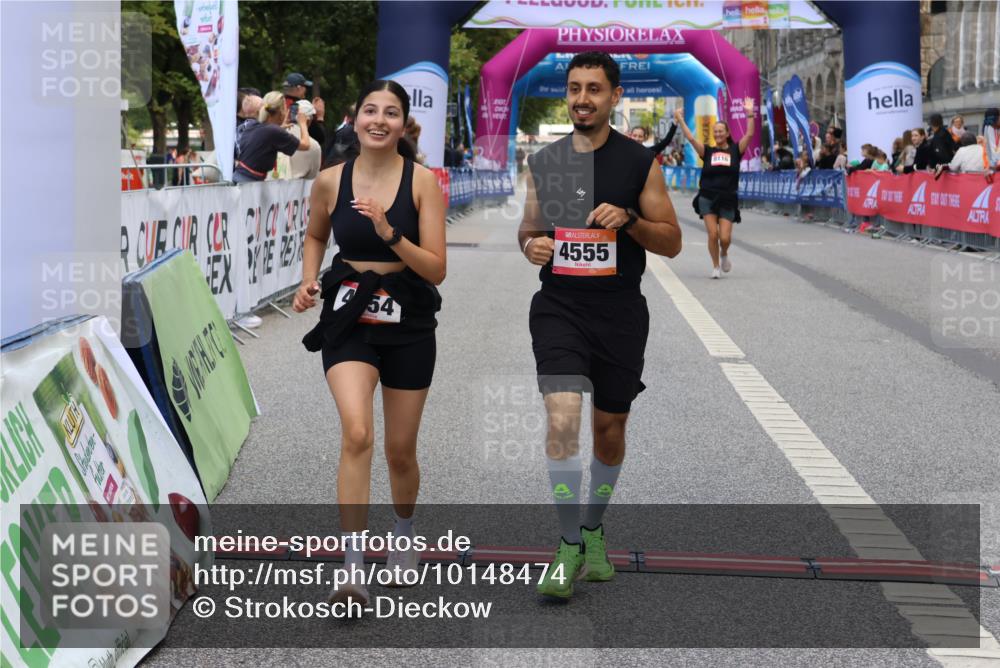 06.09.2026 - CURREX Alsterlauf Strokosch-Dieckow http://msf.ph/oto/10148474 06.09.2026 10:29:12 Ziel 4554, 4555 meine-sportfotos.de