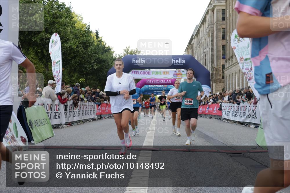 06.09.2026 - CURREX Alsterlauf Yannick Fuchs http://msf.ph/oto/10148492 06.09.2026 09:49:38 Ziel 2112, 2373, 2577, 2961, 3033, 3876, 4240, 4275, 4896, 5175, 5347, 6035, 6358, 6369, 8073, 8234 meine-sportfotos.de