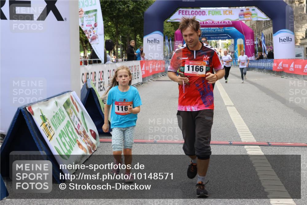 06.09.2026 - CURREX Alsterlauf Strokosch-Dieckow http://msf.ph/oto/10148571 06.09.2026 12:03:05 Ziel 1166, 1167, 1214, 1309, 1336, 6390, 8103 meine-sportfotos.de