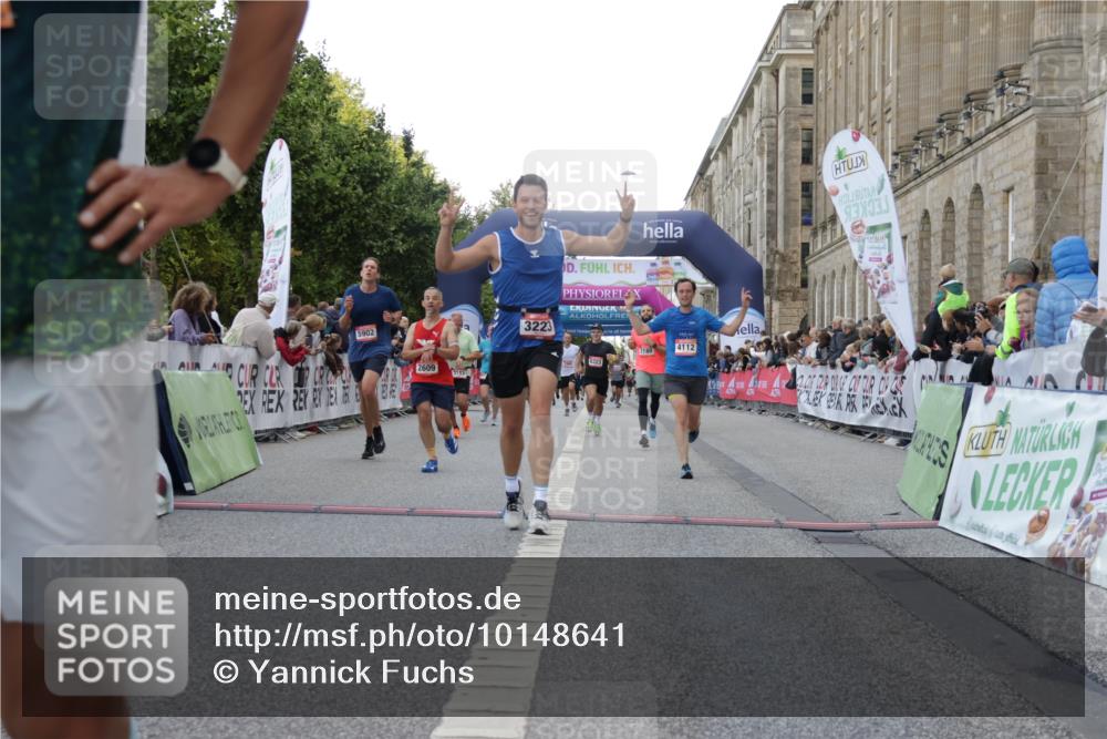 06.09.2026 - CURREX Alsterlauf Yannick Fuchs http://msf.ph/oto/10148641 06.09.2026 09:49:44 Ziel 2180, 2577, 2609, 2870, 2961, 3063, 3113, 3223, 4112, 4212, 4240, 5175, 5347, 5902, 6035, 6323, 6358, 6369, 8234, 8337 meine-sportfotos.de