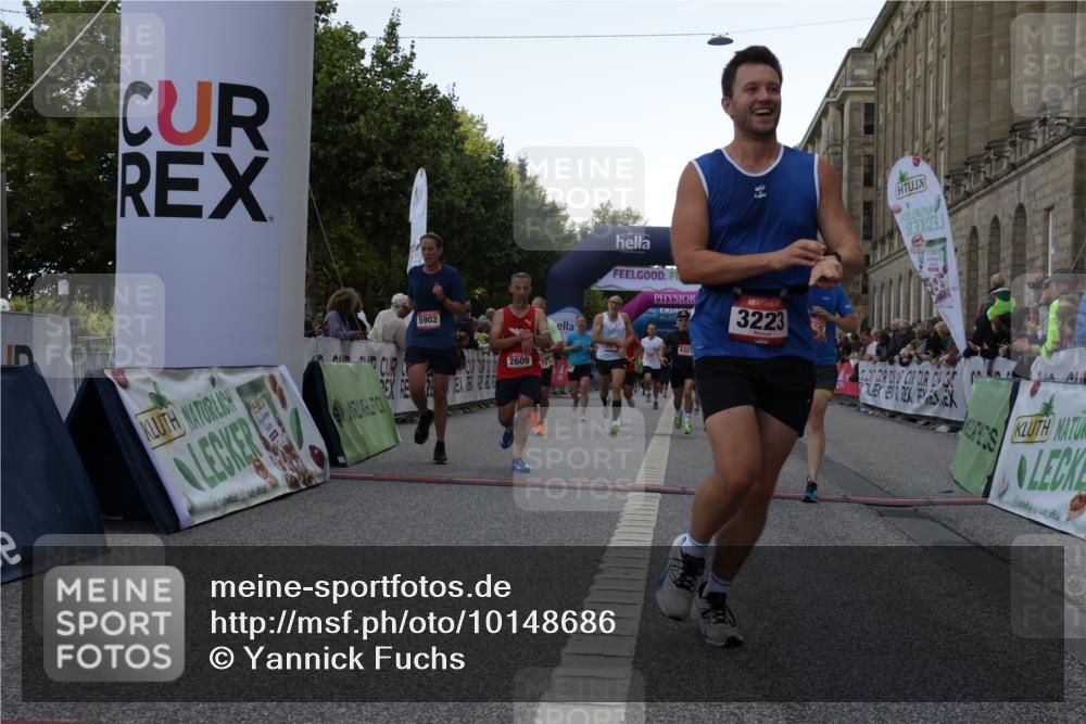 06.09.2026 - CURREX Alsterlauf Yannick Fuchs http://msf.ph/oto/10148686 06.09.2026 09:49:45 Ziel 2180, 2577, 2609, 2870, 2961, 3063, 3113, 3223, 3368, 4112, 4212, 4240, 5175, 5347, 5902, 6035, 6323, 6369, 8234, 8337 meine-sportfotos.de
