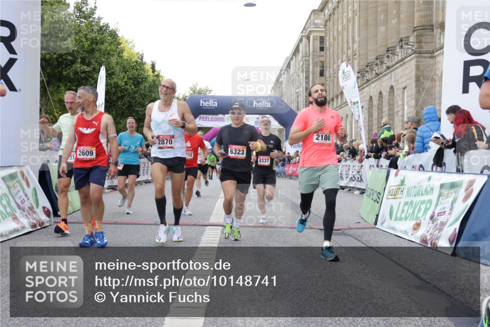 06.09.2026 - CURREX Alsterlauf Yannick Fuchs http://msf.ph/oto/10148741 06.09.2026 09:49:48 Ziel 2180, 2609, 2870, 2961, 3063, 3113, 3223, 3368, 4112, 4212, 5175, 5347, 5902, 6323, 8337 meine-sportfotos.de