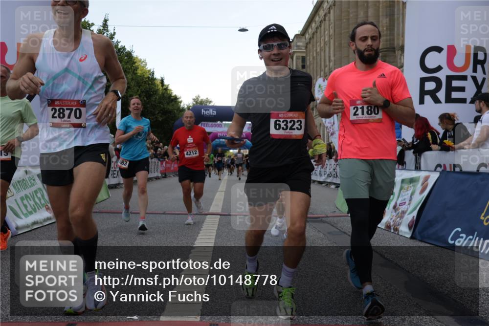 06.09.2026 - CURREX Alsterlauf Yannick Fuchs http://msf.ph/oto/10148778 06.09.2026 09:49:49 Ziel 2180, 2609, 2870, 3063, 3113, 3223, 3368, 4112, 4161, 4212, 4932, 5175, 5346, 5347, 5902, 6323, 8337 meine-sportfotos.de