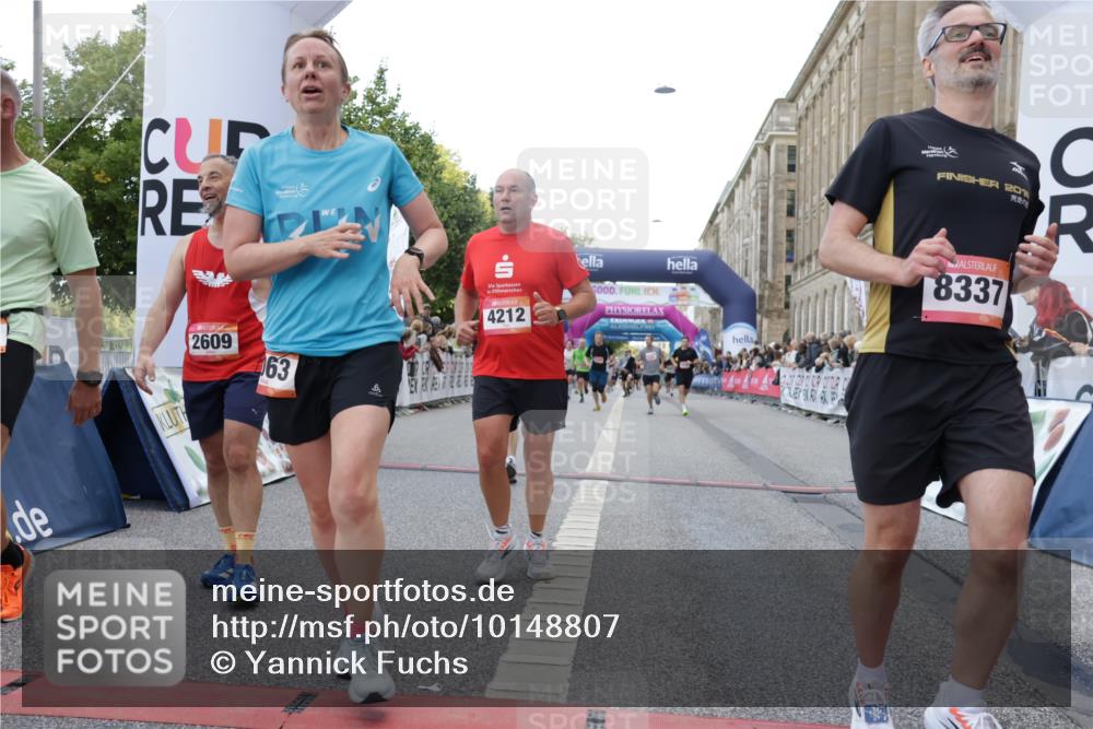 06.09.2026 - CURREX Alsterlauf Yannick Fuchs http://msf.ph/oto/10148807 06.09.2026 09:49:50 Ziel 2180, 2609, 2870, 3063, 3113, 3223, 3368, 4112, 4161, 4212, 4428, 4532, 4932, 5346, 5902, 6323, 8337 meine-sportfotos.de