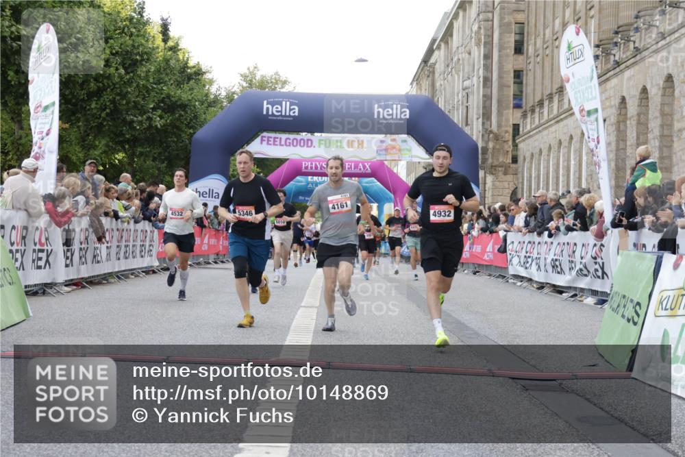 06.09.2026 - CURREX Alsterlauf Yannick Fuchs http://msf.ph/oto/10148869 06.09.2026 09:49:53 Ziel 2180, 2609, 2870, 3063, 3113, 3368, 4112, 4161, 4212, 4428, 4532, 4932, 4954, 5346, 5902, 6010, 6323, 6475, 8337 meine-sportfotos.de