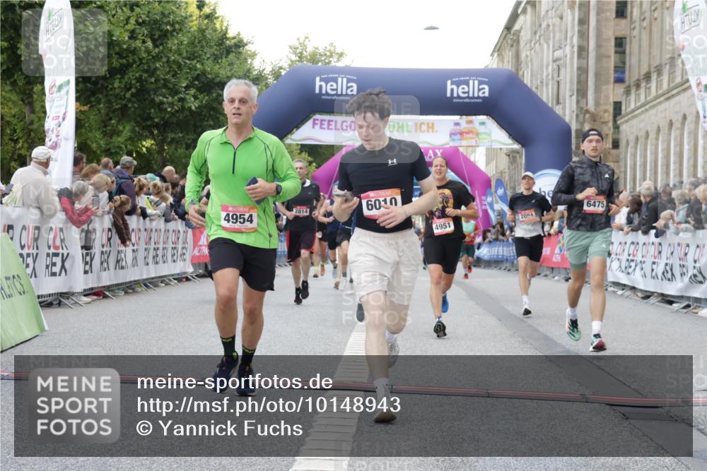 06.09.2026 - CURREX Alsterlauf Yannick Fuchs http://msf.ph/oto/10148943 06.09.2026 09:49:57 Ziel 2094, 2814, 2823, 3368, 3492, 4142, 4161, 4428, 4532, 4932, 4951, 4954, 5346, 6010, 6157, 6475 meine-sportfotos.de