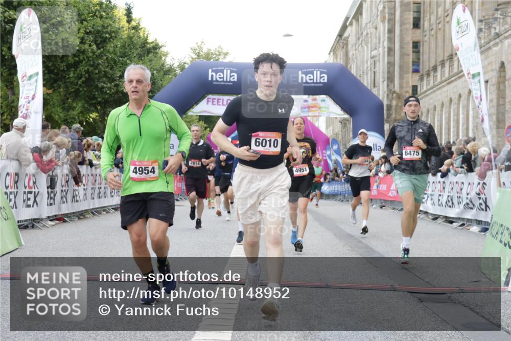 06.09.2026 - CURREX Alsterlauf Yannick Fuchs http://msf.ph/oto/10148952 06.09.2026 09:49:57 Ziel 2094, 2814, 2823, 3368, 3492, 4142, 4161, 4428, 4532, 4932, 4951, 4954, 5346, 6010, 6157, 6475 meine-sportfotos.de