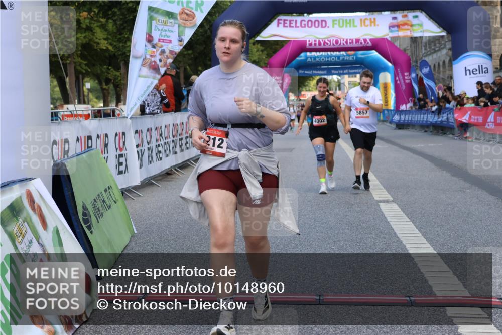 06.09.2026 - CURREX Alsterlauf Strokosch-Dieckow http://msf.ph/oto/10148960 06.09.2026 10:32:22 Ziel 2212, 4002, 5857 meine-sportfotos.de