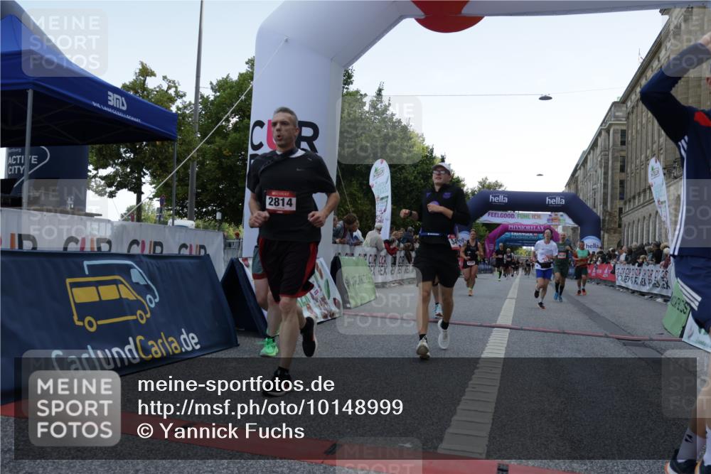 06.09.2026 - CURREX Alsterlauf Yannick Fuchs http://msf.ph/oto/10148999 06.09.2026 09:50:01 Ziel 2094, 2814, 2823, 3492, 4105, 4142, 4161, 4428, 4532, 4932, 4951, 4954, 5346, 5628, 5744, 5834, 6010, 6157, 6475 meine-sportfotos.de