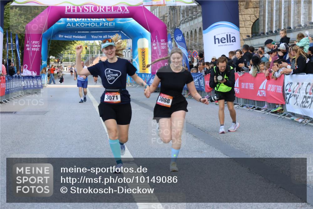 06.09.2026 - CURREX Alsterlauf Strokosch-Dieckow http://msf.ph/oto/10149086 06.09.2026 10:34:21 Ziel 3071, 3088 meine-sportfotos.de