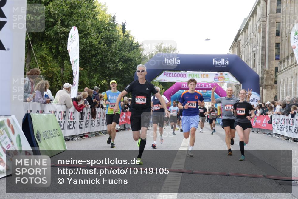 06.09.2026 - CURREX Alsterlauf Yannick Fuchs http://msf.ph/oto/10149105 06.09.2026 09:50:07 Ziel 2020, 2094, 2639, 2814, 2823, 3492, 3739, 4083, 4105, 4393, 5316, 5628, 5744, 5834, 6157, 6428 meine-sportfotos.de