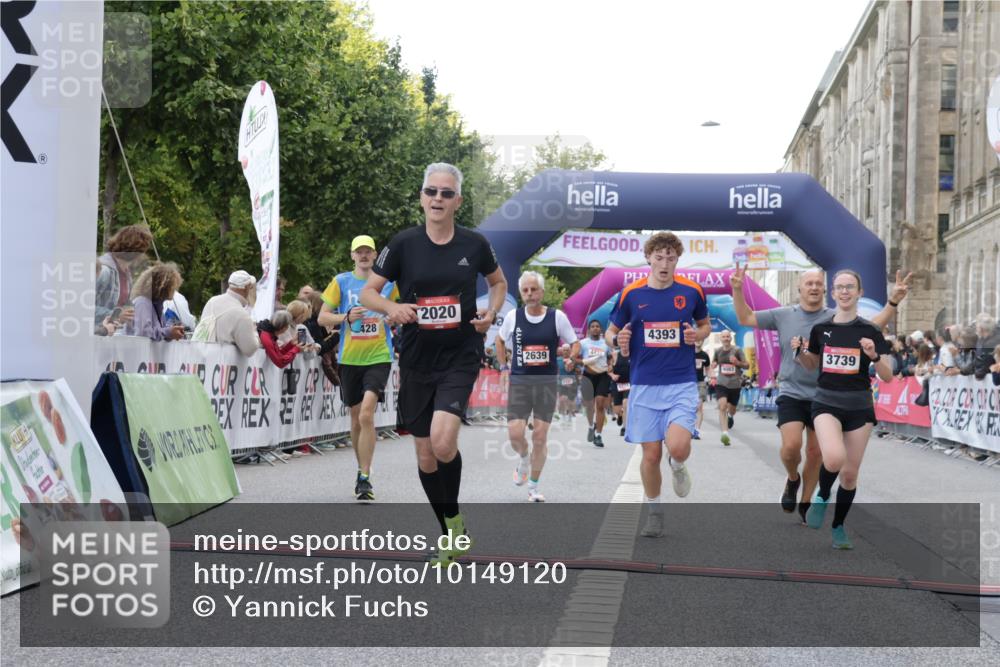 06.09.2026 - CURREX Alsterlauf Yannick Fuchs http://msf.ph/oto/10149120 06.09.2026 09:50:07 Ziel 2020, 2094, 2639, 2814, 2823, 3492, 3739, 4083, 4105, 4393, 5316, 5628, 5744, 5834, 6157, 6428 meine-sportfotos.de