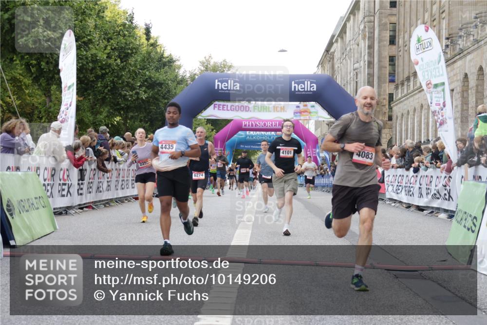 06.09.2026 - CURREX Alsterlauf Yannick Fuchs http://msf.ph/oto/10149206 06.09.2026 09:50:12 Ziel 2020, 2256, 2639, 3739, 4083, 4101, 4393, 4435, 5191, 5316, 5834, 5981, 6077, 6274, 6428 meine-sportfotos.de