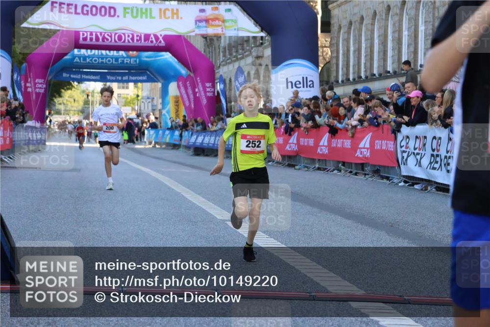 06.09.2026 - CURREX Alsterlauf Strokosch-Dieckow http://msf.ph/oto/10149220 06.09.2026 10:52:18 Ziel 200, 252, 301, 8339 meine-sportfotos.de