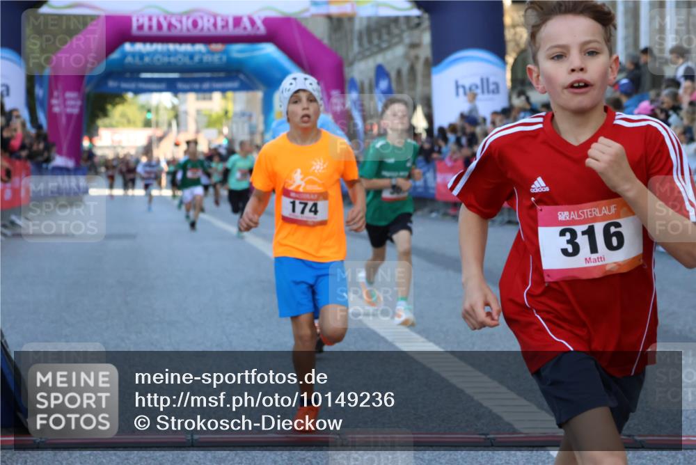 06.09.2026 - CURREX Alsterlauf Strokosch-Dieckow http://msf.ph/oto/10149236 06.09.2026 10:52:35 Ziel 161, 174, 213, 307, 316 meine-sportfotos.de