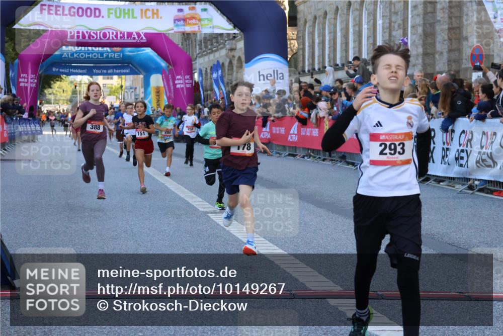 06.09.2026 - CURREX Alsterlauf Strokosch-Dieckow http://msf.ph/oto/10149267 06.09.2026 10:52:51 Ziel 151, 178, 184, 222, 223, 250, 280, 281, 293, 355, 374, 388, 408, 452 meine-sportfotos.de