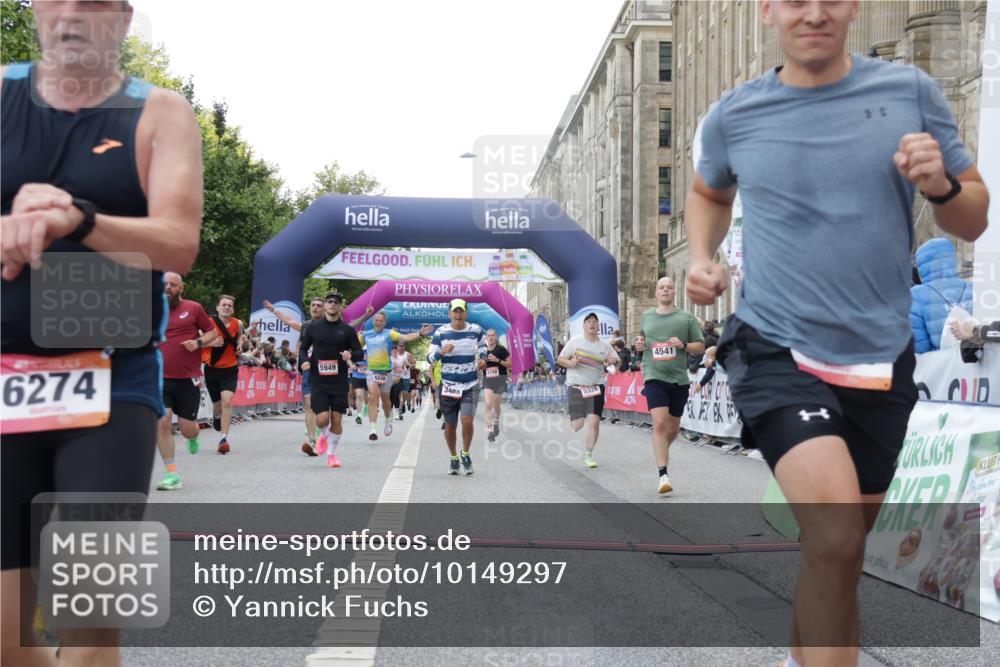06.09.2026 - CURREX Alsterlauf Yannick Fuchs http://msf.ph/oto/10149297 06.09.2026 09:50:16 Ziel 2256, 2639, 2720, 3333, 3455, 3488, 4083, 4101, 4435, 4541, 4700, 5191, 5264, 5316, 5326, 5949, 5981, 6077, 6248, 6274, 6428 meine-sportfotos.de
