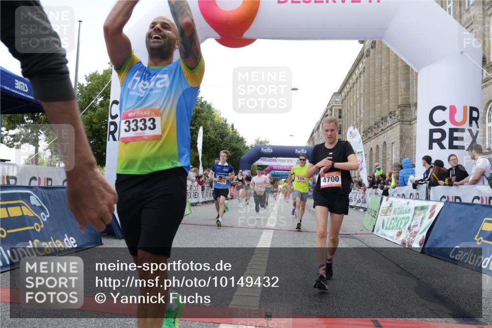 06.09.2026 - CURREX Alsterlauf Yannick Fuchs http://msf.ph/oto/10149432 06.09.2026 09:50:22 Ziel 2453, 2720, 2878, 3044, 3333, 3455, 3475, 3488, 4541, 4568, 4700, 4840, 5006, 5264, 5326, 5949, 5981, 6077, 6248, 8156, 8256, 8278 meine-sportfotos.de