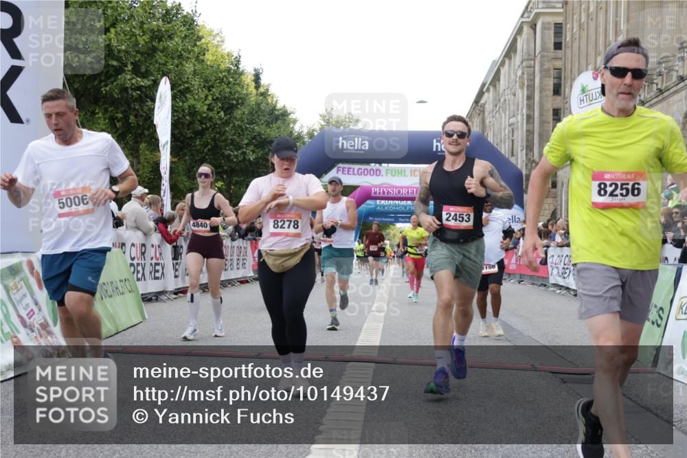 06.09.2026 - CURREX Alsterlauf Yannick Fuchs http://msf.ph/oto/10149437 06.09.2026 09:50:24 Ziel 2453, 2720, 2878, 3044, 3333, 3455, 3475, 3488, 4541, 4568, 4700, 4755, 4840, 5006, 5264, 5326, 5631, 5949, 6248, 8156, 8256, 8278 meine-sportfotos.de